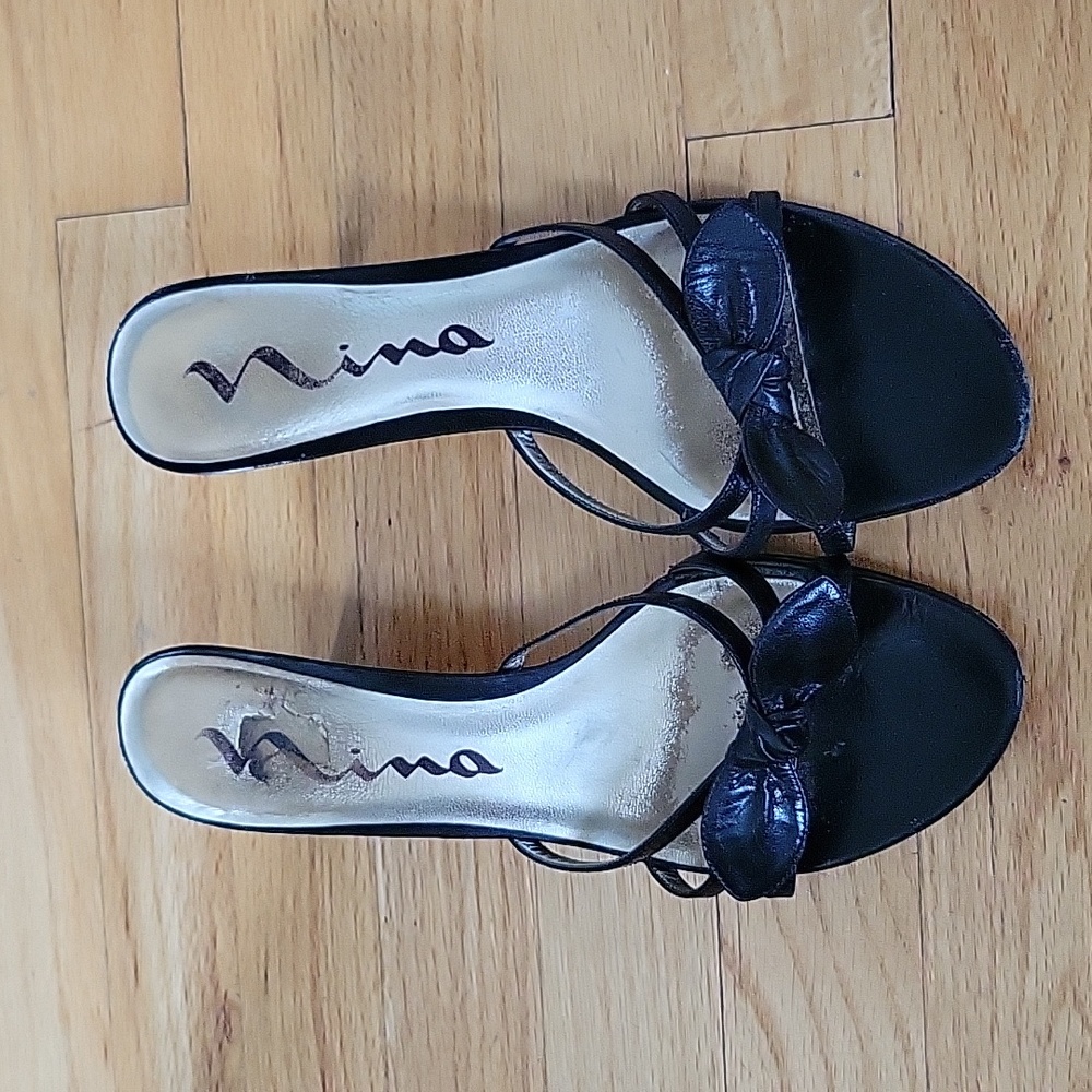 Vintage Kitten heal black slip on w/ bow sandal by Nina size 8.5 black.